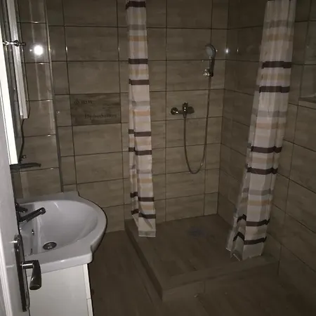 Famvarga Apartmanhaz *