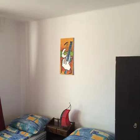 Famvarga Balatonfenyves