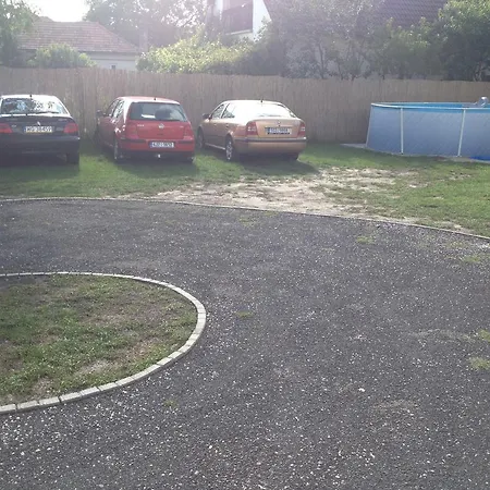 Famvarga Apartmanhaz شقة بالاتونفينيفيس