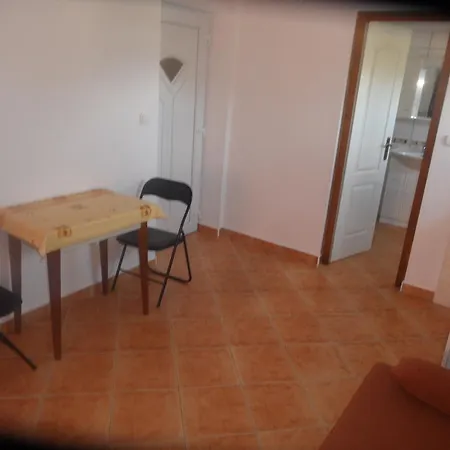 Apartament Famvarga Apartmanhaz Balatonfenyves