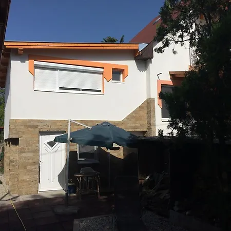 Famvarga Apartmanhaz