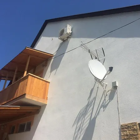 Famvarga Apartmanhaz *