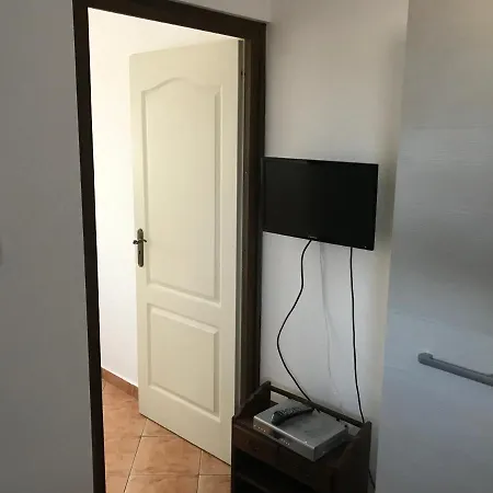 شقة Famvarga Apartmanhaz *