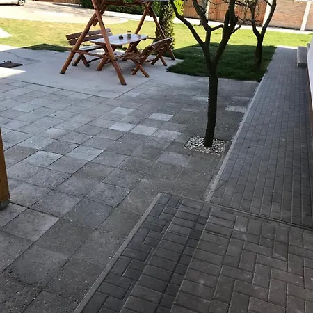 شقة Famvarga Apartmanhaz *