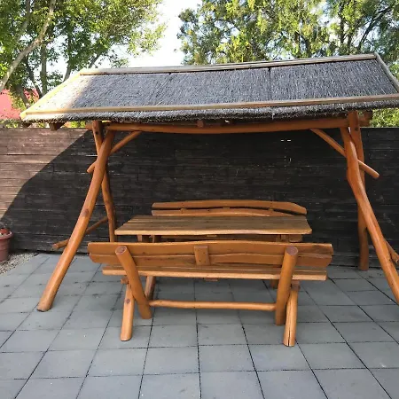 Famvarga Apartmanhaz شقة *