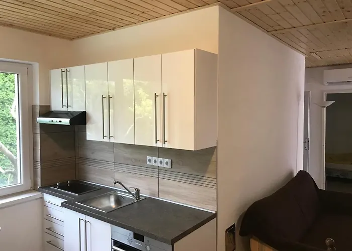 Famvarga Apartmanhaz شقة بالاتونفينيفيس