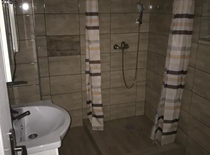 Famvarga Apartmanhaz *