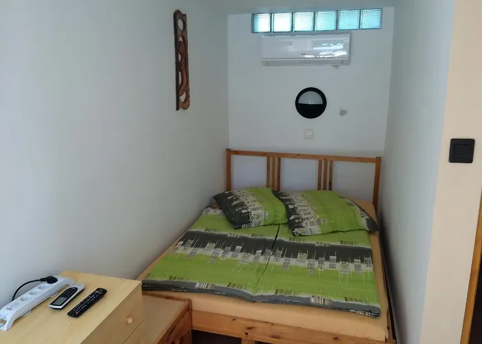 Famvarga Apartmanhaz شقة بالاتونفينيفيس