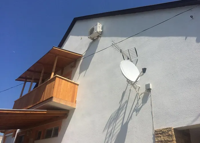 Famvarga Apartmanhaz *