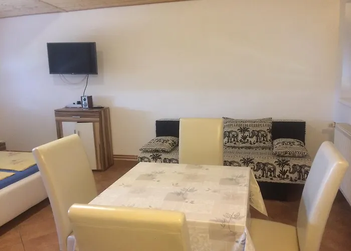 Famvarga Apartmanhaz Balatonfenyves