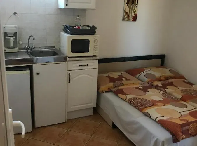 Famvarga Apartmanhaz アパート *