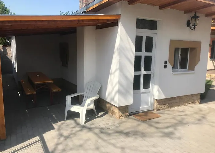 Famvarga Apartmanhaz * بالاتونفينيفيس