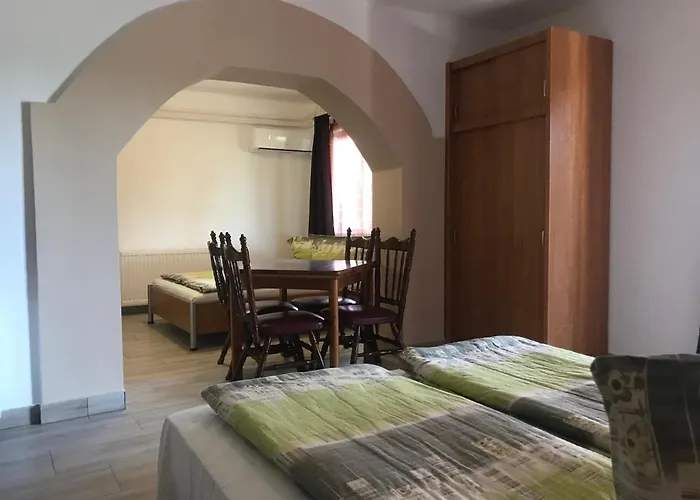Famvarga Apartmanhaz