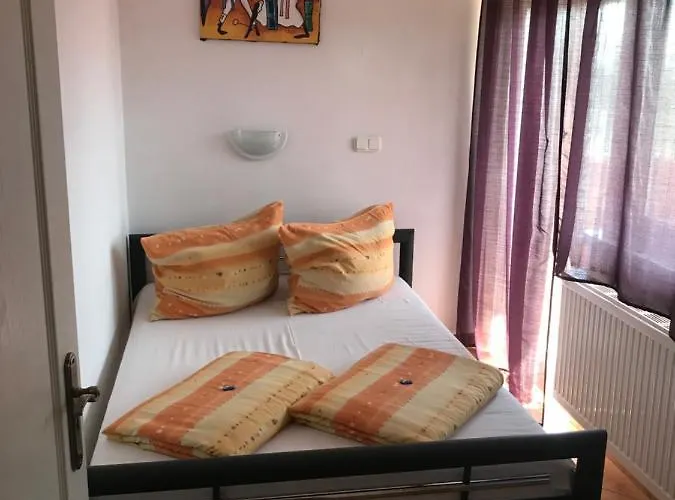 Apartment Famvarga Apartmanhaz *