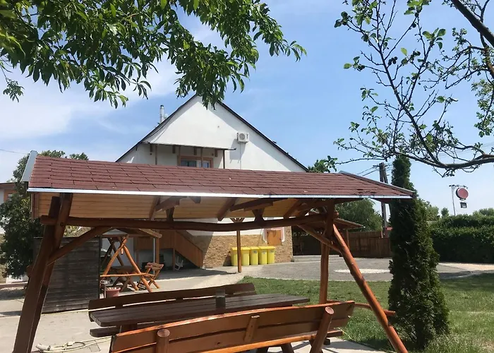 Famvarga Apartmanhaz *